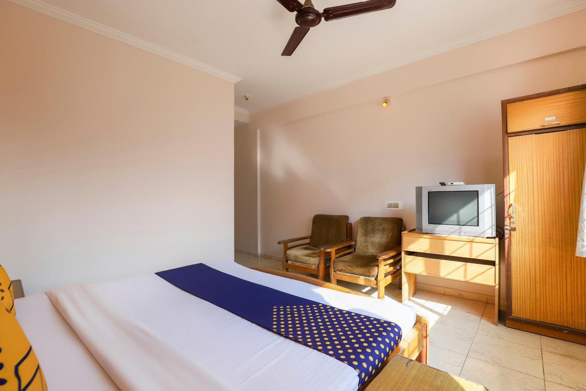 Spot On Hotel Shyam Inn Halol Exterior foto