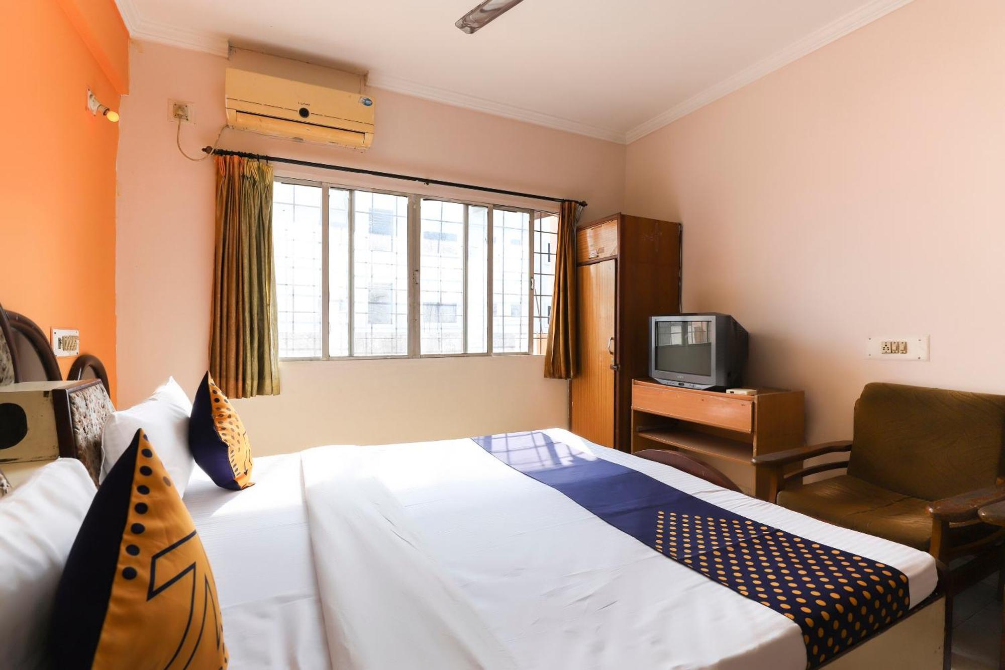 Spot On Hotel Shyam Inn Halol Exterior foto