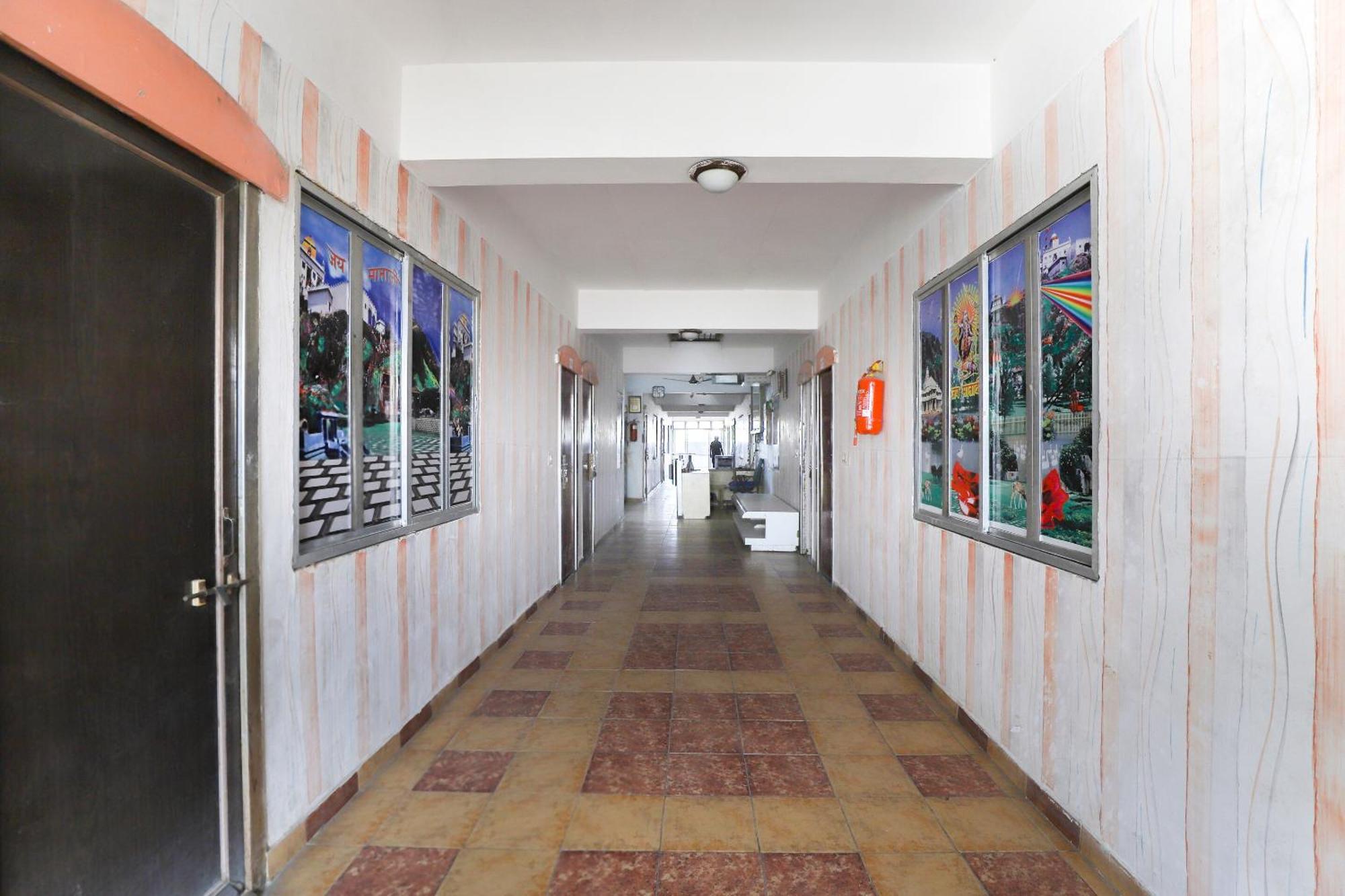 Spot On Hotel Shyam Inn Halol Exterior foto